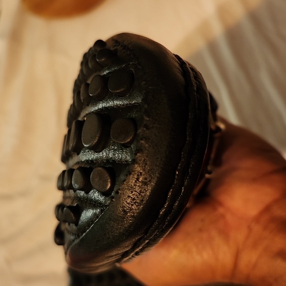 GUCCI BLACK LEATHER HORSEBIT SLIP ON LOAFERS - Picture 12 of 12